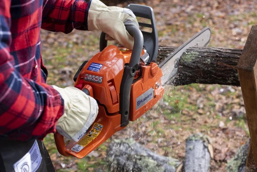 Best Pirce ⭐ Husqvarna Chainsaws & Pole Saws Husqvarna 435 16-in 40.9-cc 2-Cycle Gas Chainsaw 🔔 2 Best Pirce ⭐ Husqvarna Chainsaws & Pole Saws Husqvarna 435 16-in 40.9-cc 2-Cycle Gas Chainsaw 🔔 - Image 2