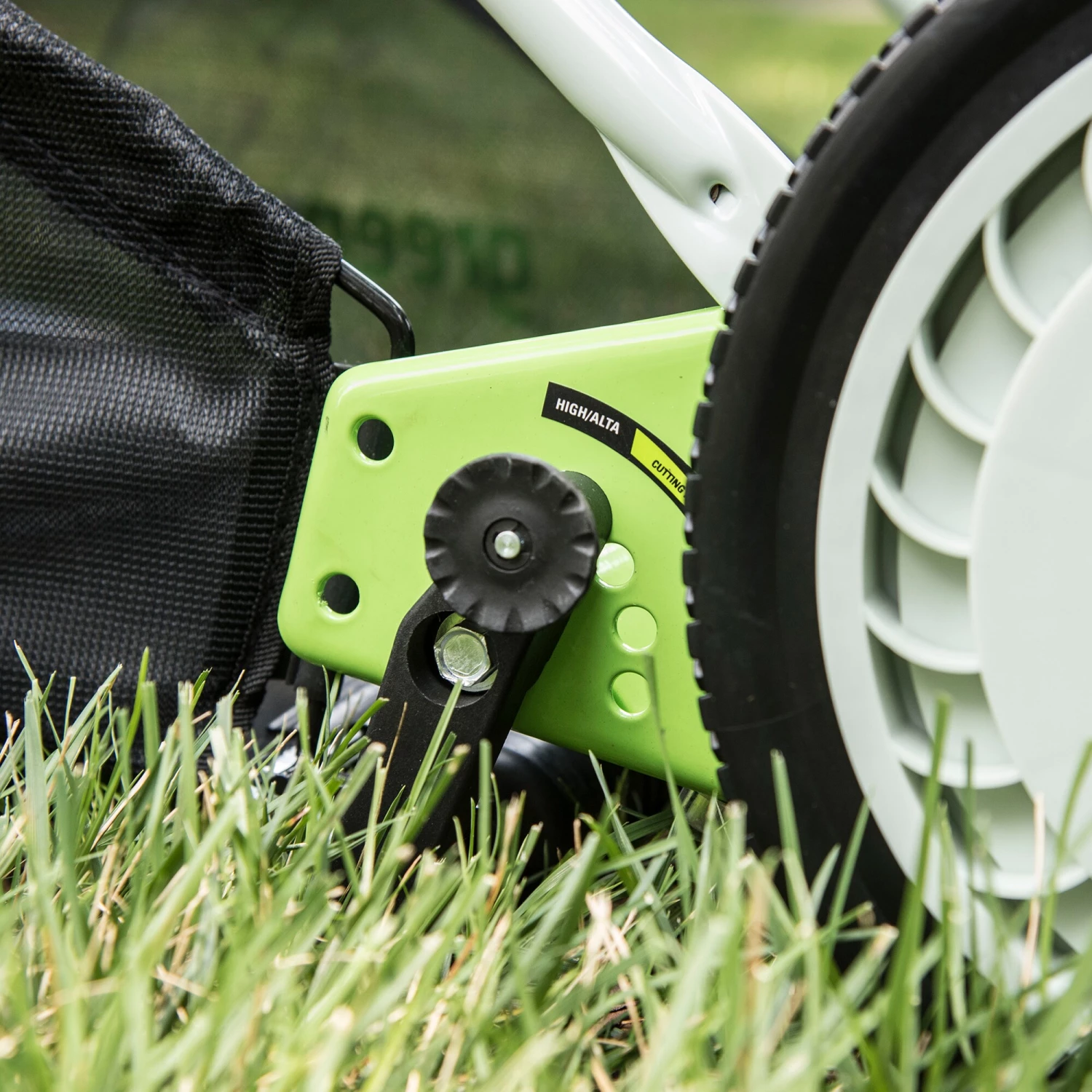 Deals 😍 Greenworks Lawn Mowers 16-in 5 Reel Lawn Mower ⭐ 4 Deals 😍 Greenworks Lawn Mowers 16-in 5 Reel Lawn Mower ⭐ - Image 4